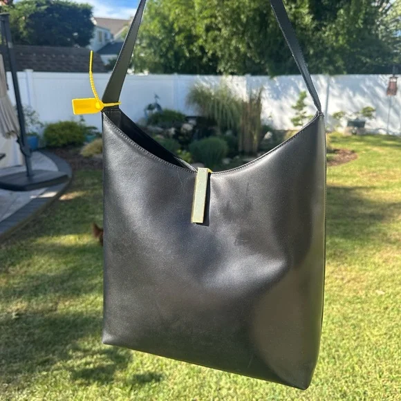 Gucci Black Leather Vintage Shoulder Bag with COA - Picture 3 of 17